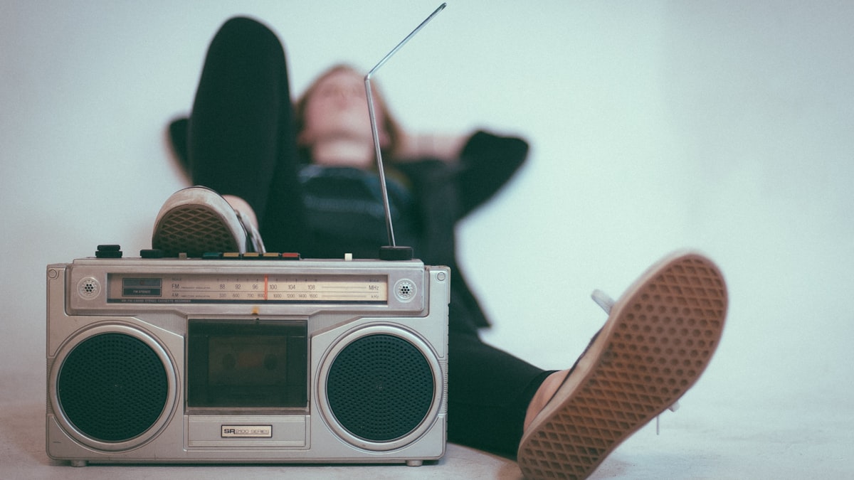 The Quiet Revival of the Analog Listening Room