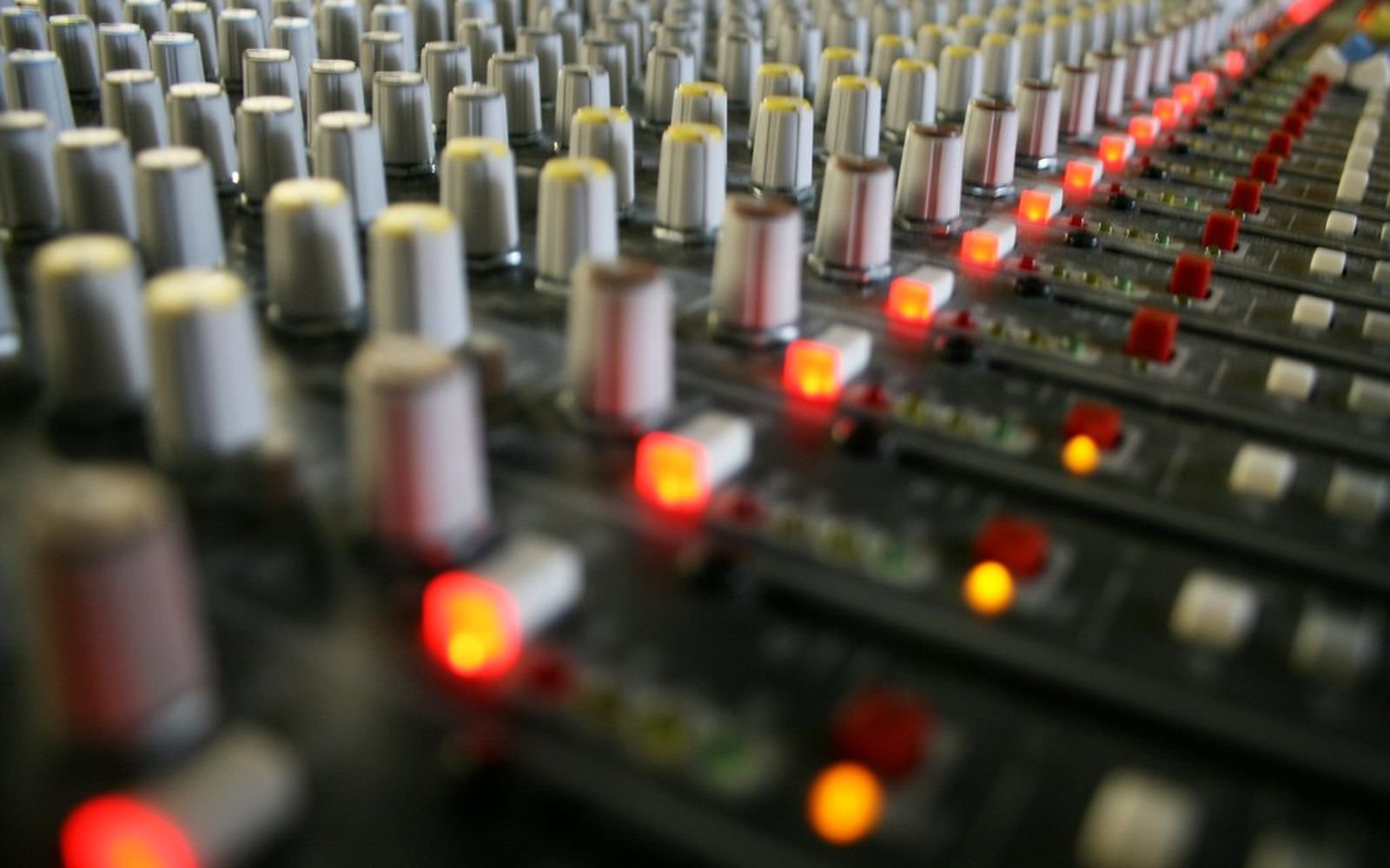 Record Shops Are Becoming Venues Again